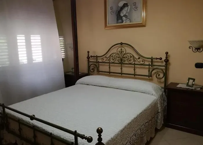 Chiara לינה וארוחת בוקר