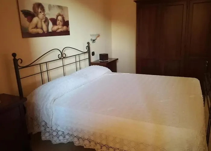 לינה וארוחת בוקר Chiara